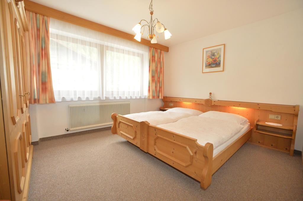 Fernblick Apartman Leutasch Szoba fotó